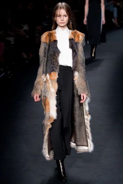 Look 9